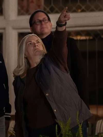 The Burbs S01 Paula Pell Grey Vest