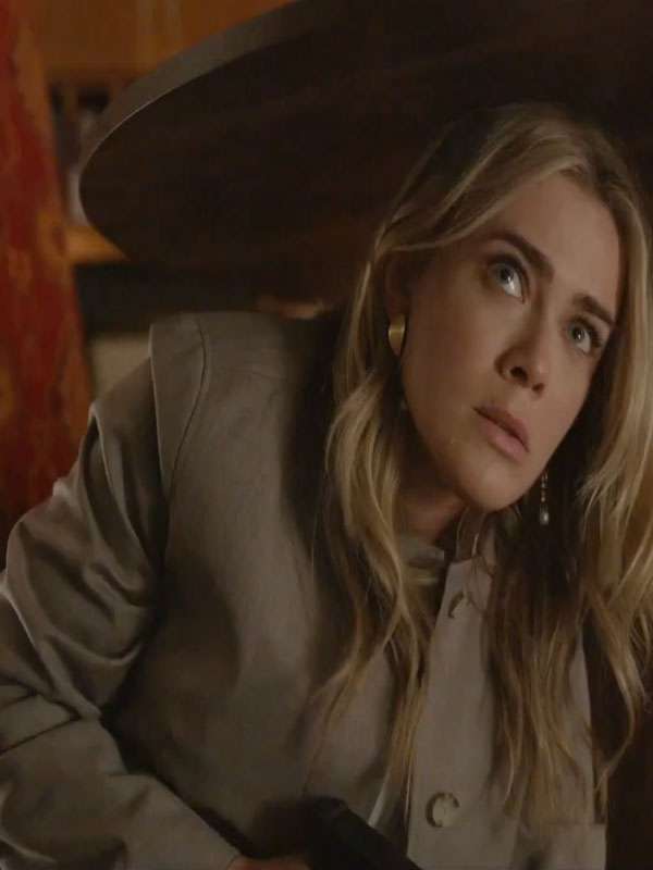 The Hunting Party S02 Melissa Roxburgh Beige Jacket