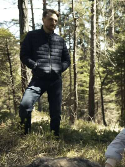 Movie Der Garmisch-Krimi - Wolfsmord 2026 Patrick Wams Black Puffer Jacket