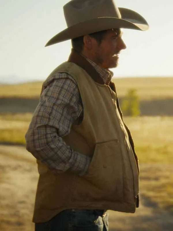 The Madison 2026 Kevin Zegers Beige Cotton Vest