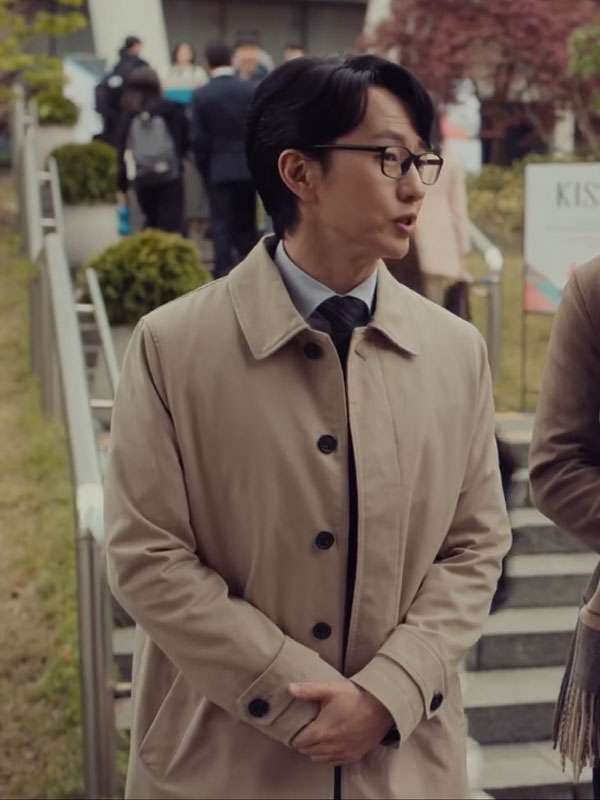 Alex Finnerty XO Kitty S02 Trench Coat