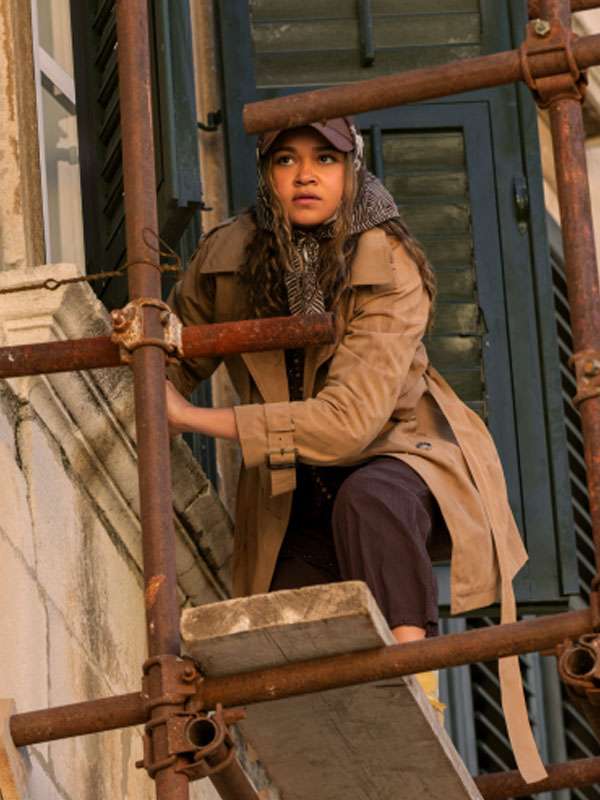 Kiara Carrera Outer Banks S05 Brown Trench Coat