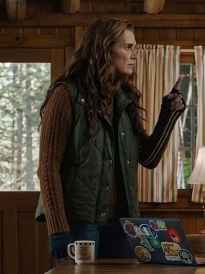 TV Series You're Killing Me 2026 Brooke Shields Green Cotton Vest