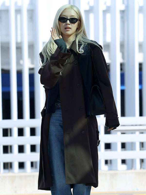 Street Style Rosé 2026 Brown Coat