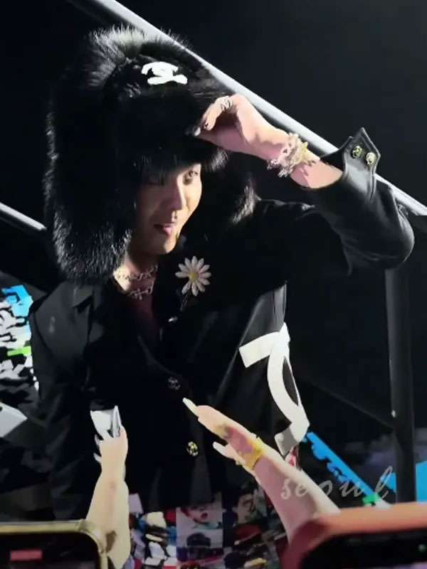 Big Bang World Tour 2026 G-Dragon Black Jacket