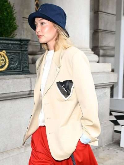 Gigi Hadid NYFW 2026 Beige Oversized Blazer