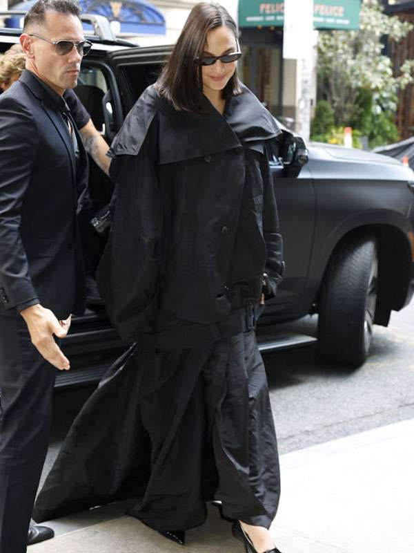NYC 2026 Gal Gadot Black Long Trench Coat