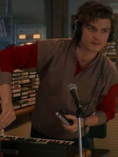 Steve Harrington Stranger Things S05 Sweatshirt